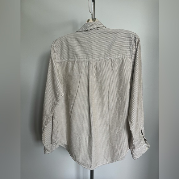 Universal Threads Button Down - Picture 2 of 3